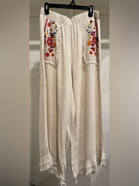 Umgee Cream Wide-Leg Pants with Embroidered Floral Pockets